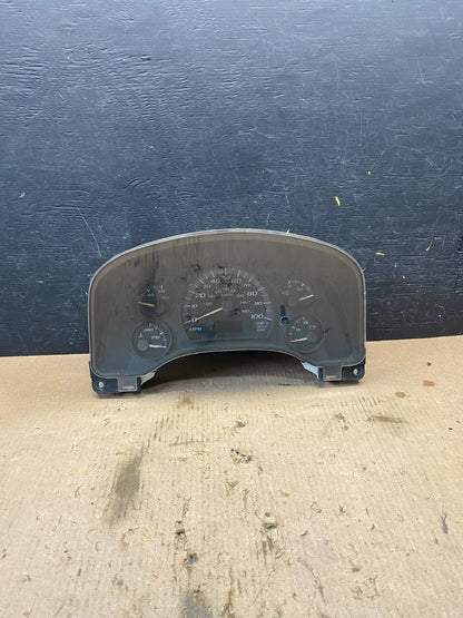 2003 to 2007 Chevrolet Express Speedometer Cluster Gauge OEM  q9295 DG0