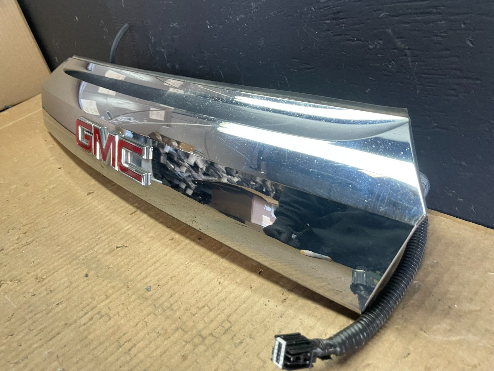 2010-2015 Gmc Terrain Lift Gate Handle Trim Back Up Camera 20942264 AB3286 DG2