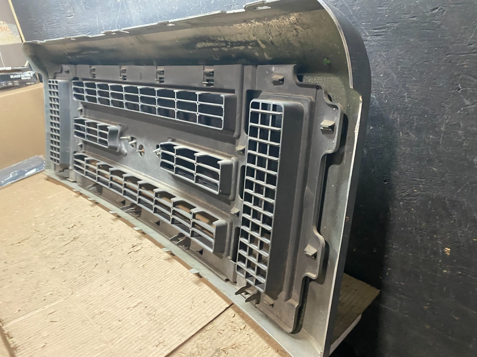 2008 to 2014 Ford Econoline E150 E250 Front Upper Chrome Grill Grille X9387 DG9