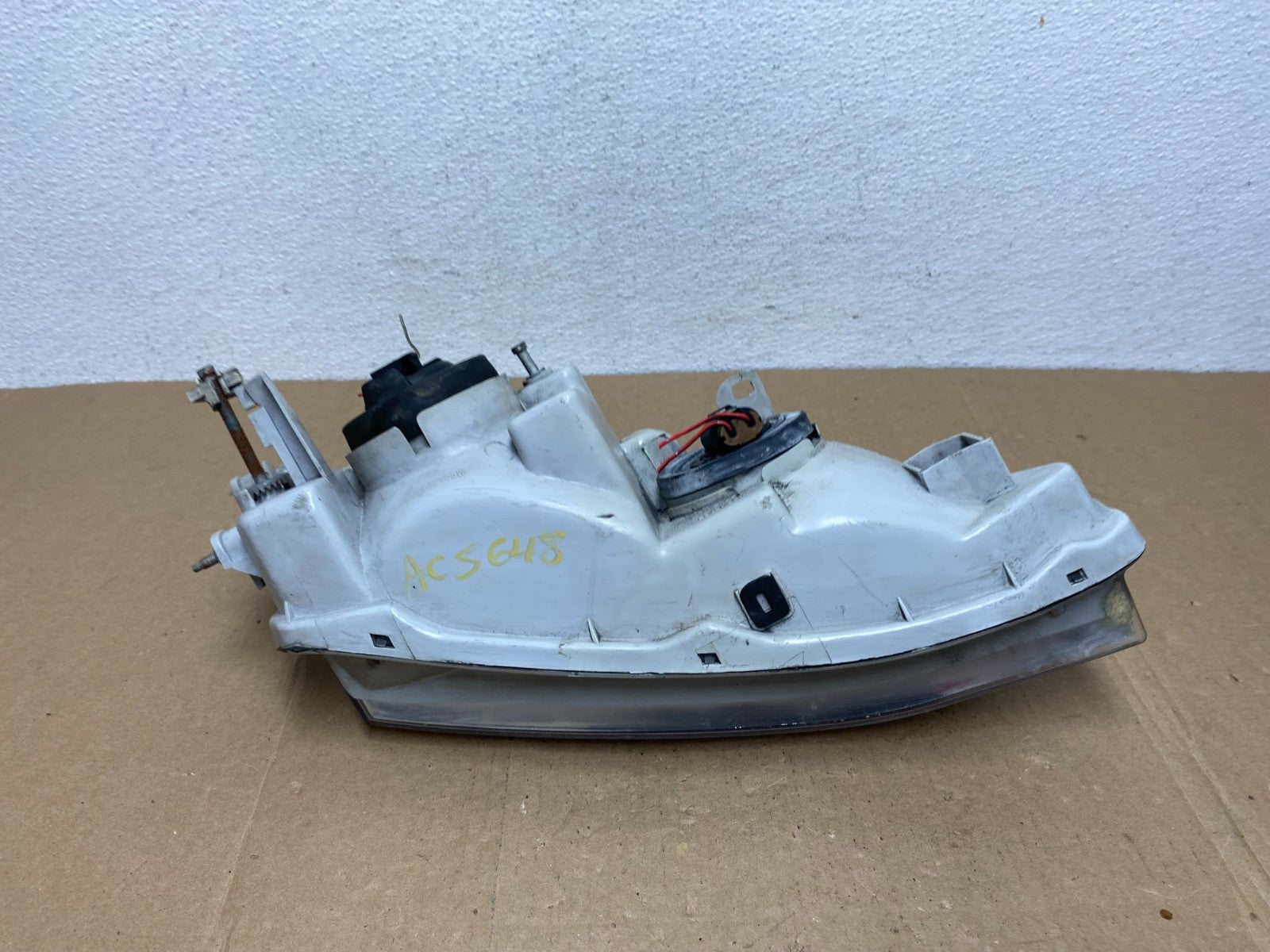 1997-2001 Lexus Es300 Left Driver Side Headlight Halogen AC5648 DW8