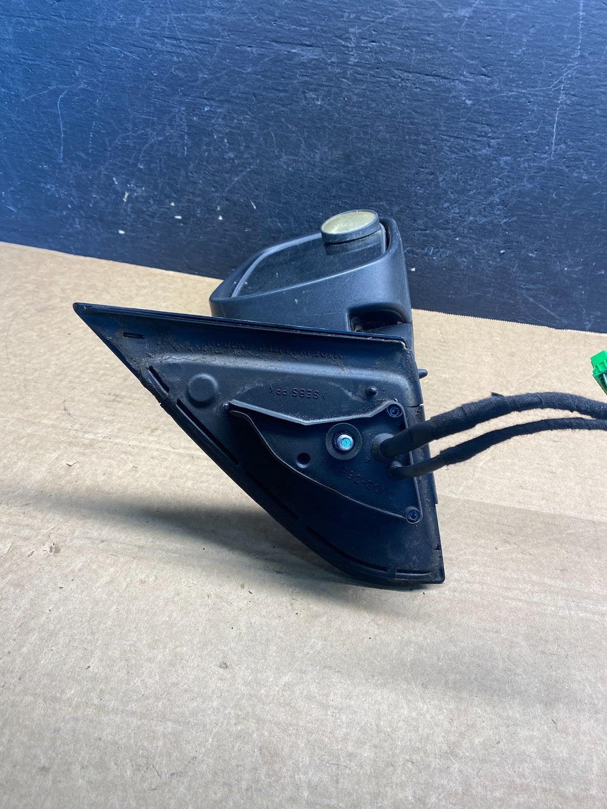 2003 to 2006 Volvo XC90 Right Passenger Side View Door Mirror af7631 DG4