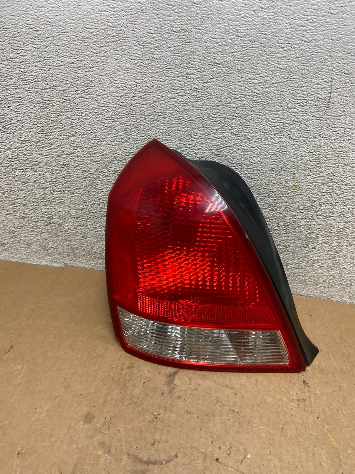 2001-2003 Sedan Hyundai Elantra Left Driver Lh Side Tail Light Oem Z7619 DW0