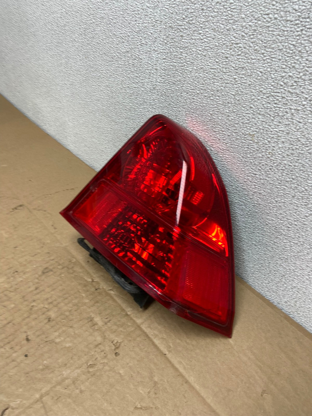 2003 2004 2005 Honda Civic Sedan Right Passenger RH Tail Light OEM AB6260 LK1
