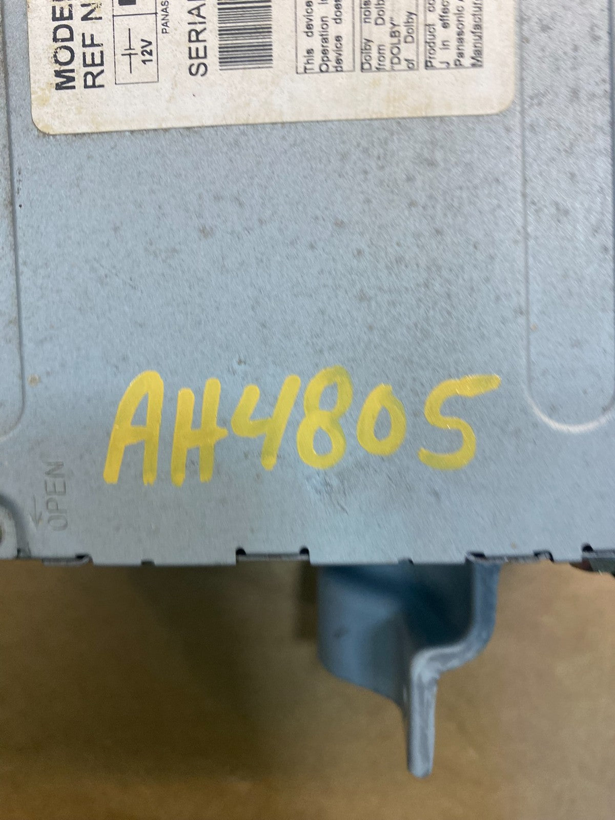 2003 to 2006 Toyota Tundra Sequoia AM/FM Radio CD Player ah4805 DG7
