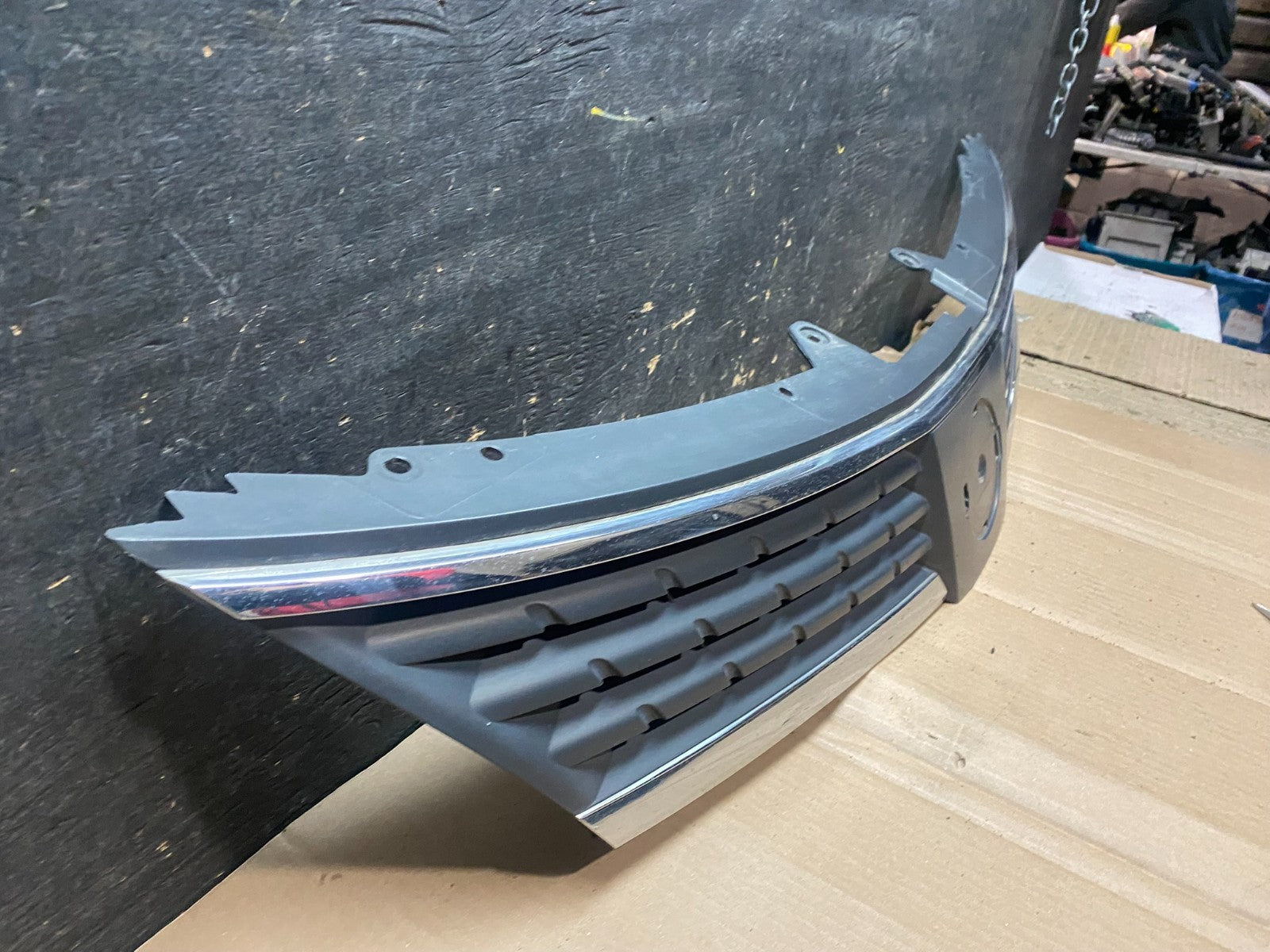 2007 2008 2009 Nissan Versa Sedan Front Upper Grill Grille Oem W4665  DG2