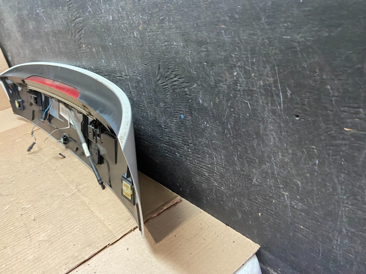 2006 BMW e91 325i Touring Wagon Trunk Hatch Spoiler 7157689 i7318 OEM DG8