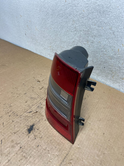 1998 1999 2000 2001 Mercedes ML320 ML-Class Left Driver LH Tail Light AI9192 LK1