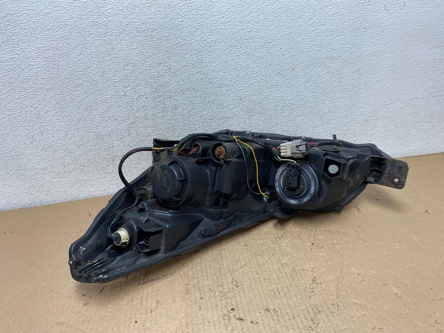 2010-2012 Subaru Legacy Outback Right Passenger Headlight AF3282 DW6