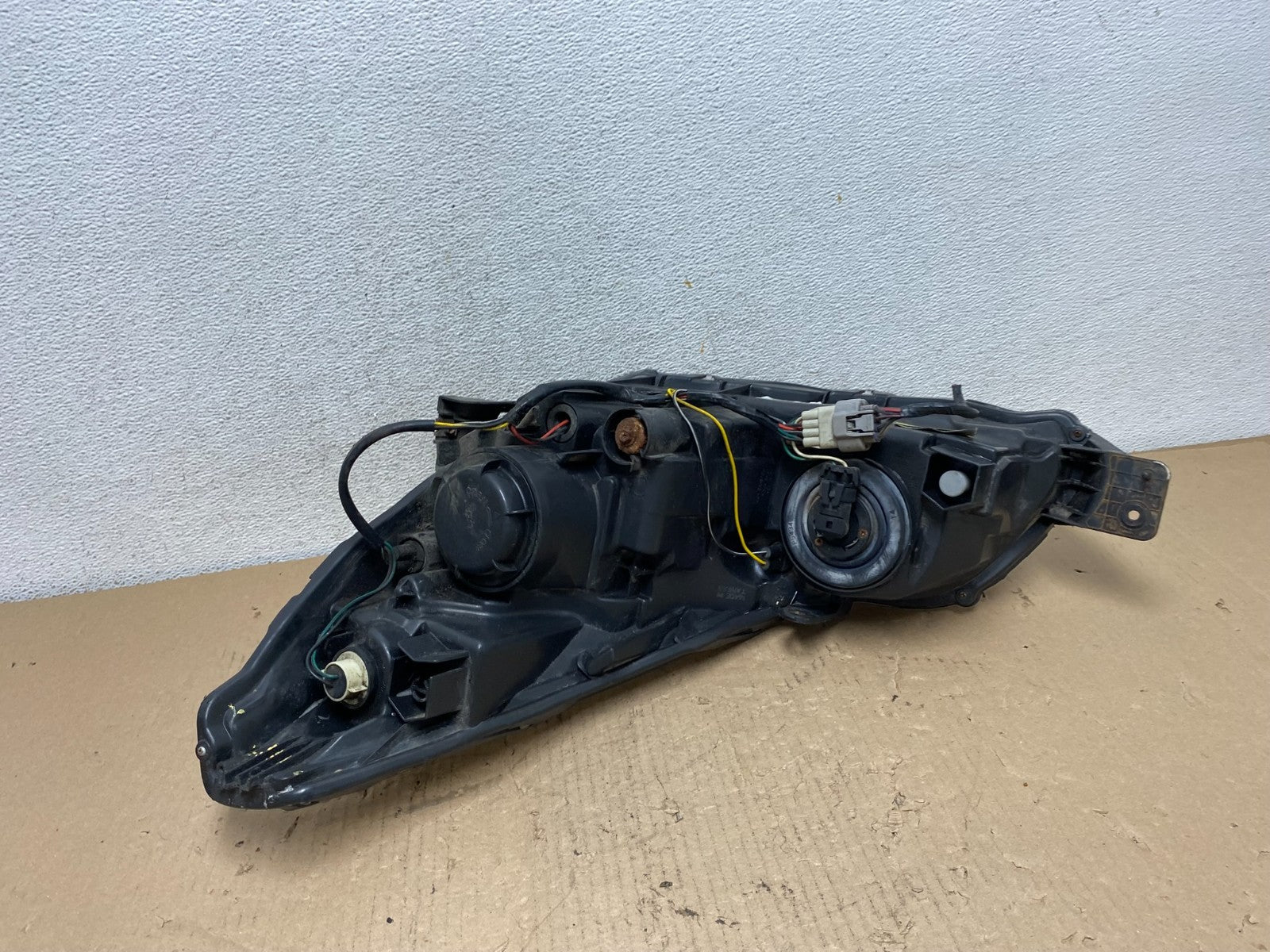 2010-2012 Subaru Legacy Outback Right Passenger Headlight AF3282 DW6