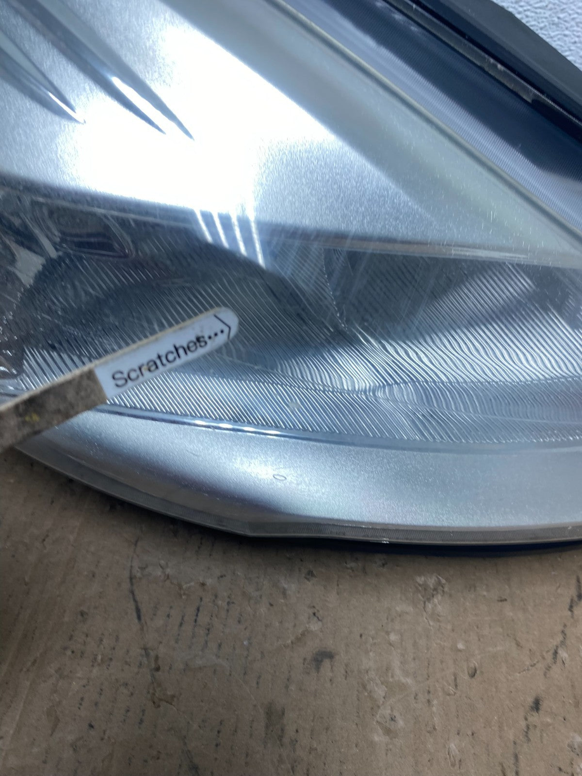 2013 - 2016 Ford Escape Headlight Right Passenger RH Side Halogen AD8034 DW3