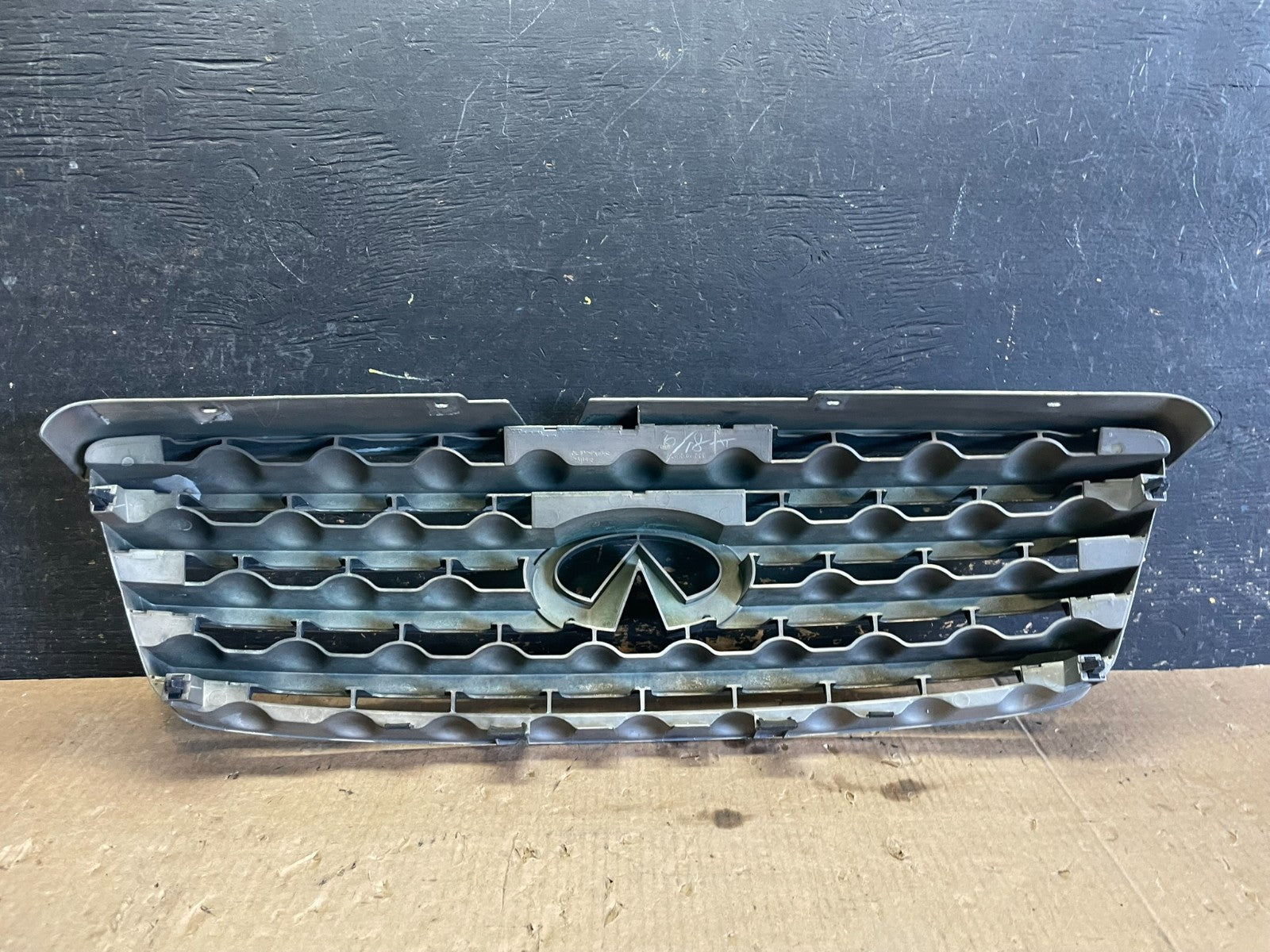 2003 2004 2005 Infiniti FX35 Grill Grille W/ Emblem Oem Y9701 DG5
