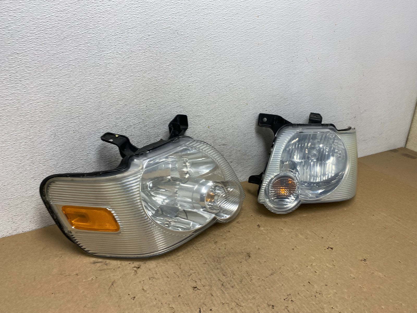 2006 2007 2008 2009 2010 Ford Explorer Left+Right Set Headlights AF8077 DW2