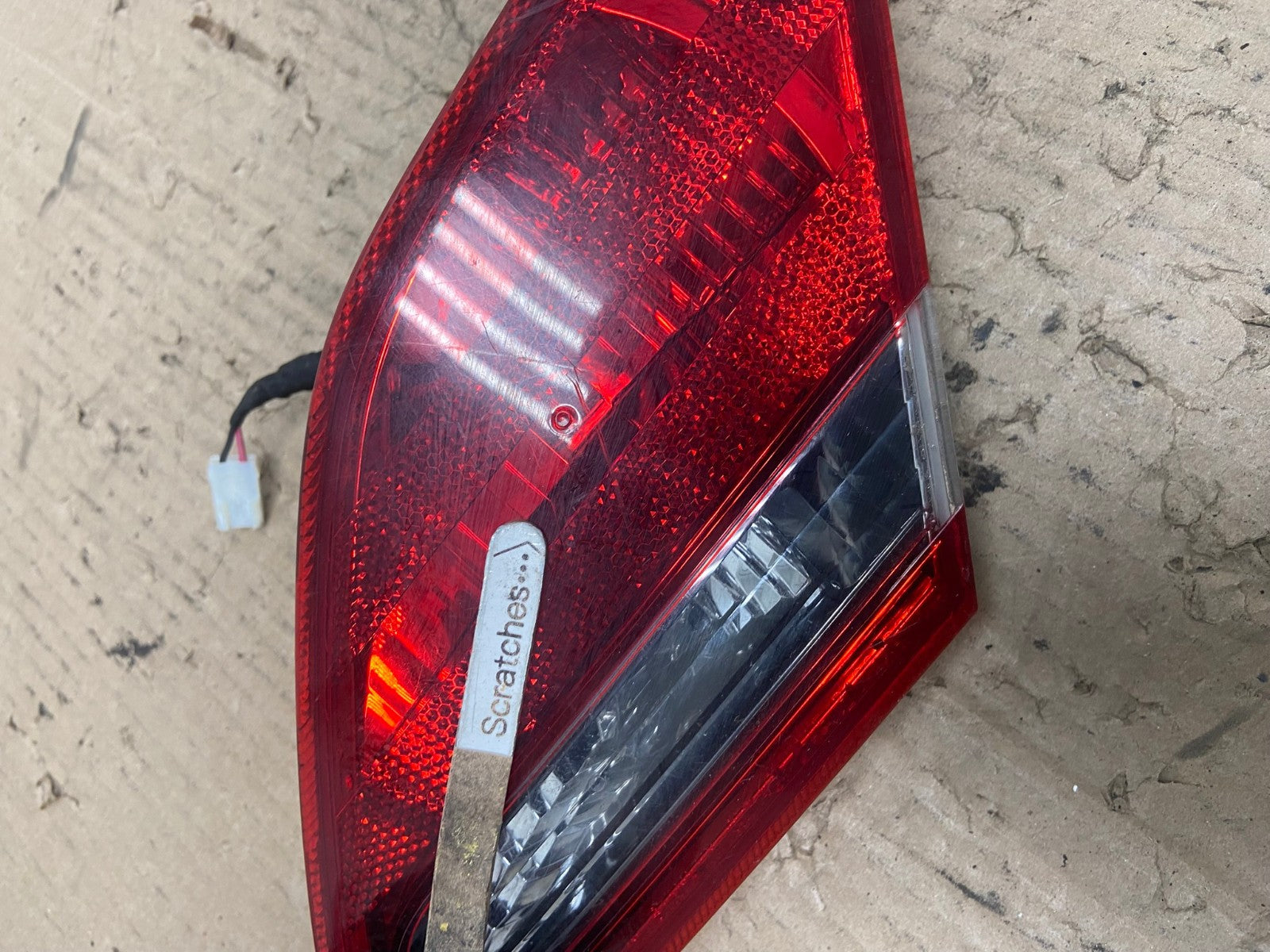 2005-2010 Toyota Avalon Right Passenger Side Tail Light Inner AF7077 LK3