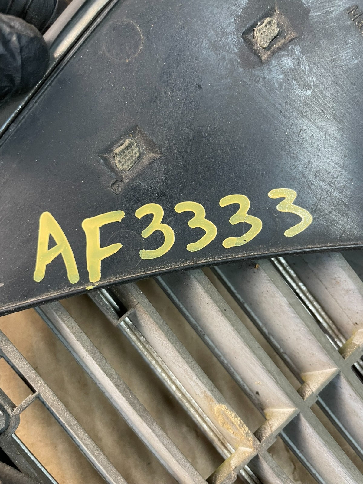 1994 to 1998 Mercedes-Benz W140 S600 S500 S320 Front Upper Grille AF3333 DG5