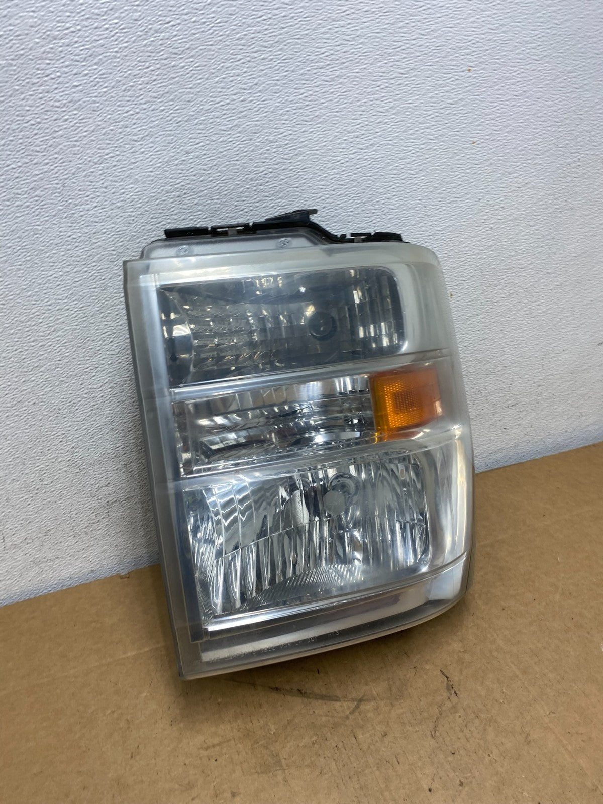 2008-2014 Ford Econoline E150 E250 E350 Left Driver LH Headlight AD6028 DW2