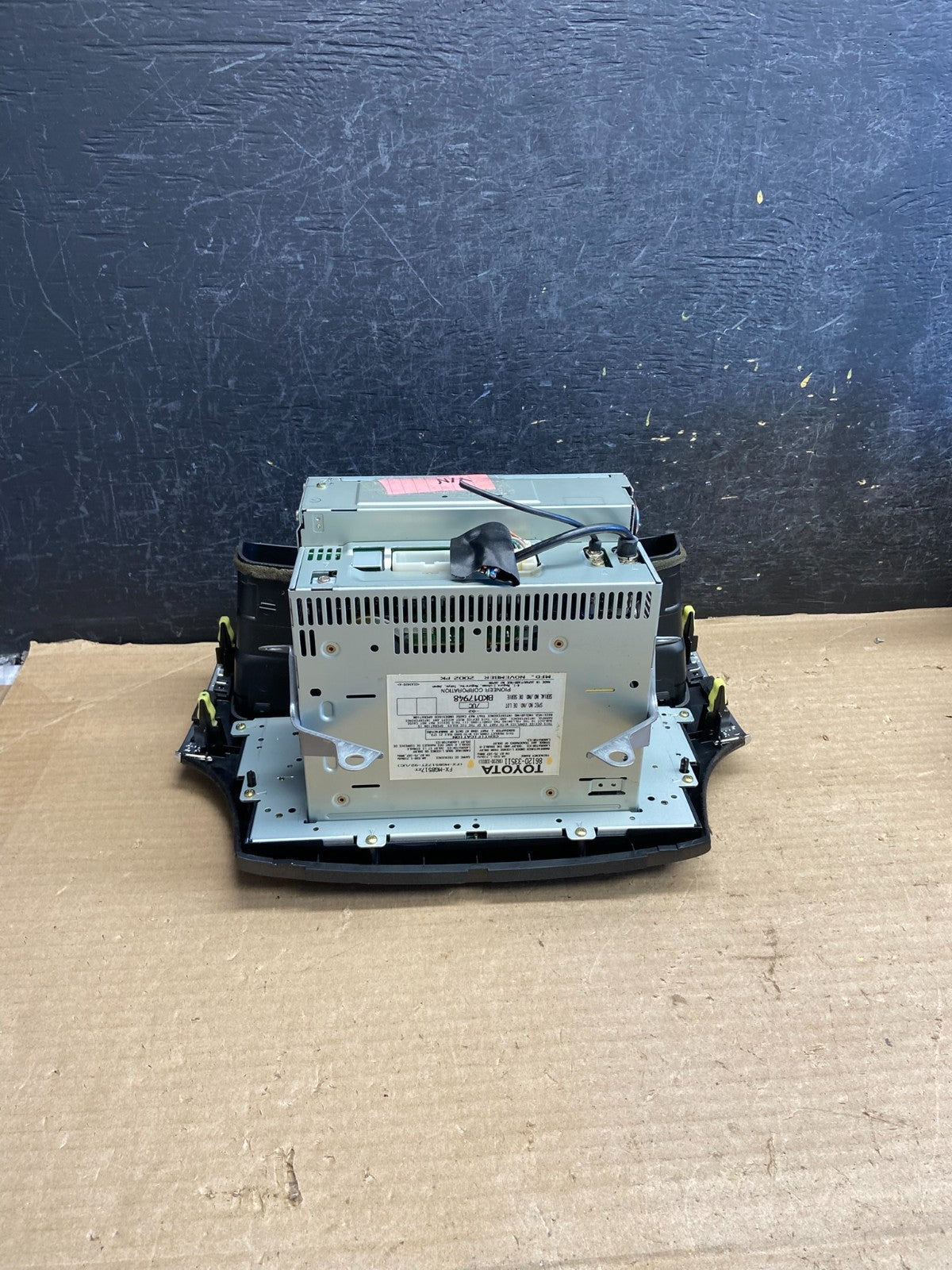 2004 to 2006 Lexus ES330 Es300 Radio Receiver Tape CD Air Vent AH3689 DG4