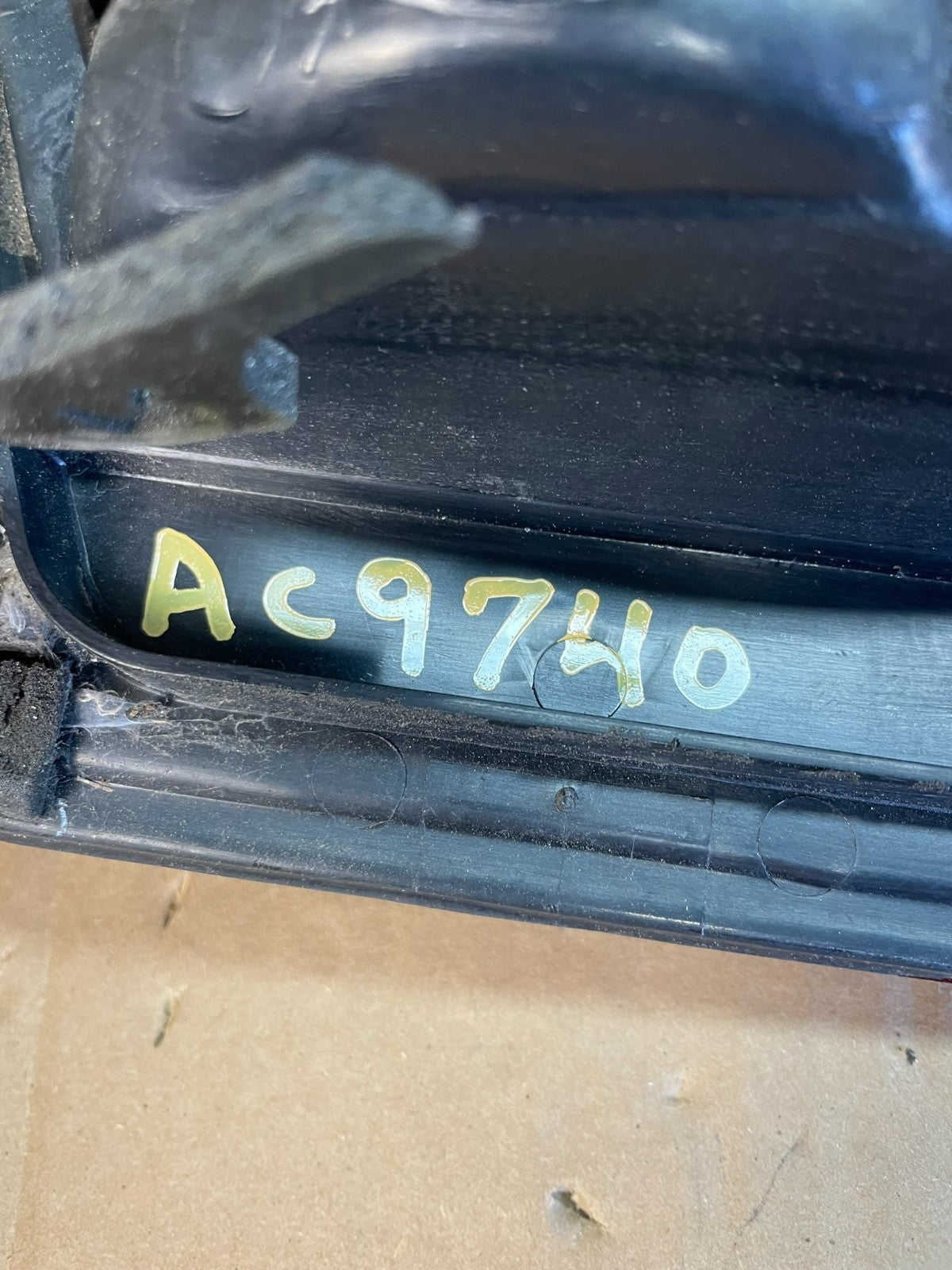 2000 to 2004 Subaru Legacy 4dr Sedan Trunk Center Tail Light Panel AC9740 DG7