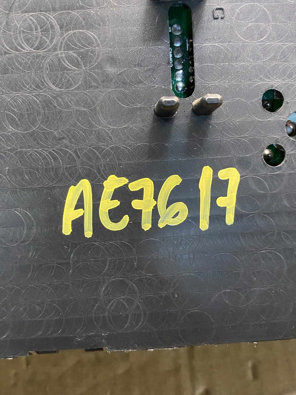 2001 to 2004 Nissan Xterra Cluster Speedometer AE7617 PS6