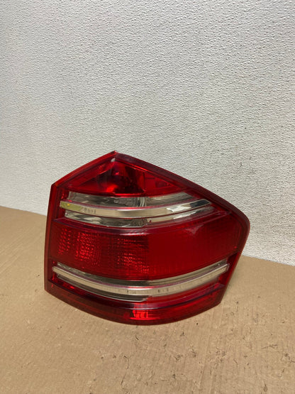 2007 to 2009 Mercedes GL-Class GL450 Right Passenger Tail Light AE9780 LK0