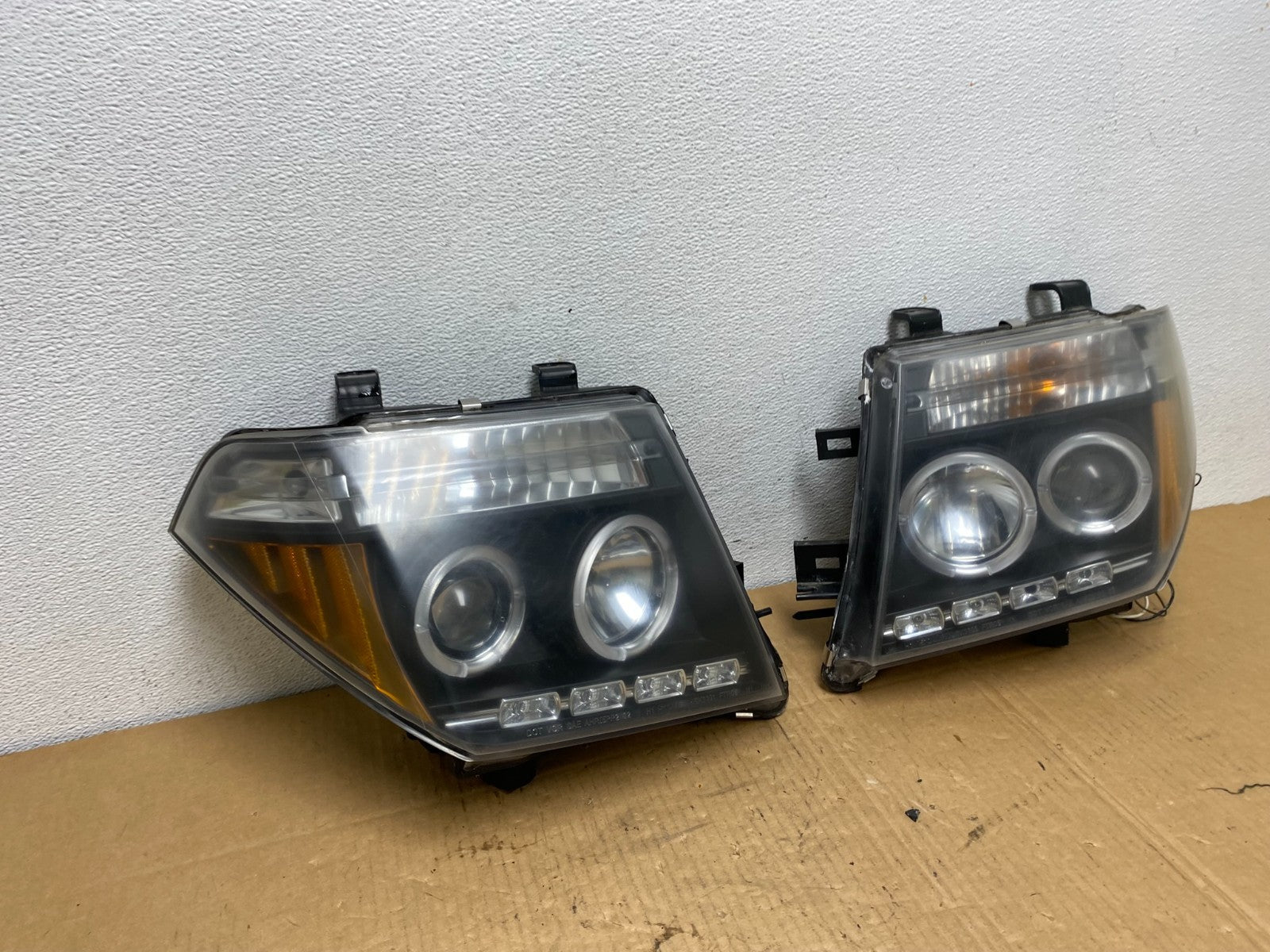 2005-2008 Nissan Pathfinder Left+Right Side Set LED Black Headlights AC7626 DG2