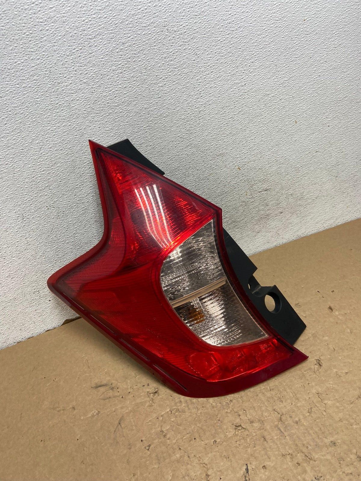 2014 - 2019 Nissan Versa Note Hatchback Left Driver LH Tail Light AF8029 LK2
