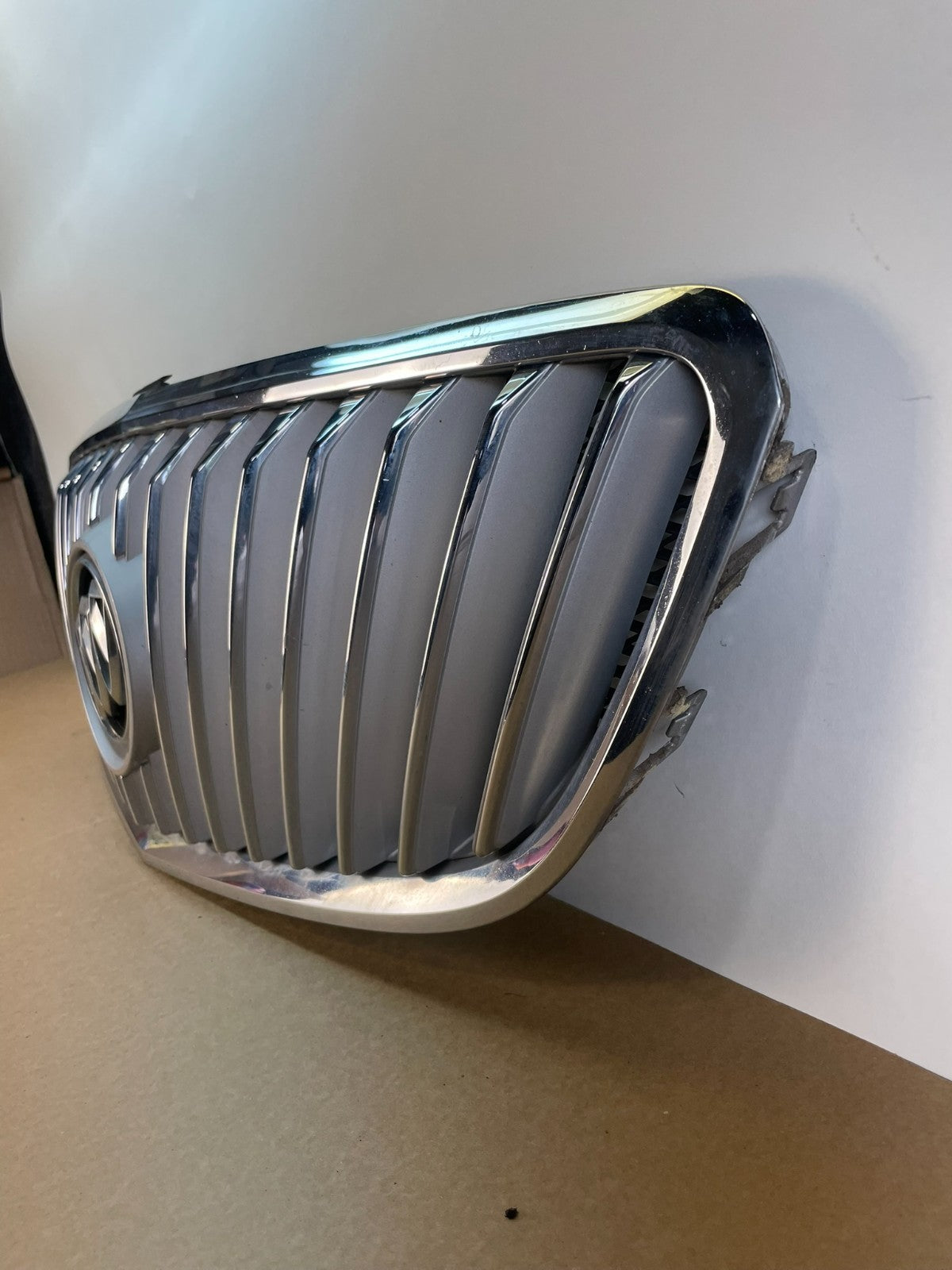 2010-2013 Buick Lacrosse Front Upper Grill Grille AG3009 DG1