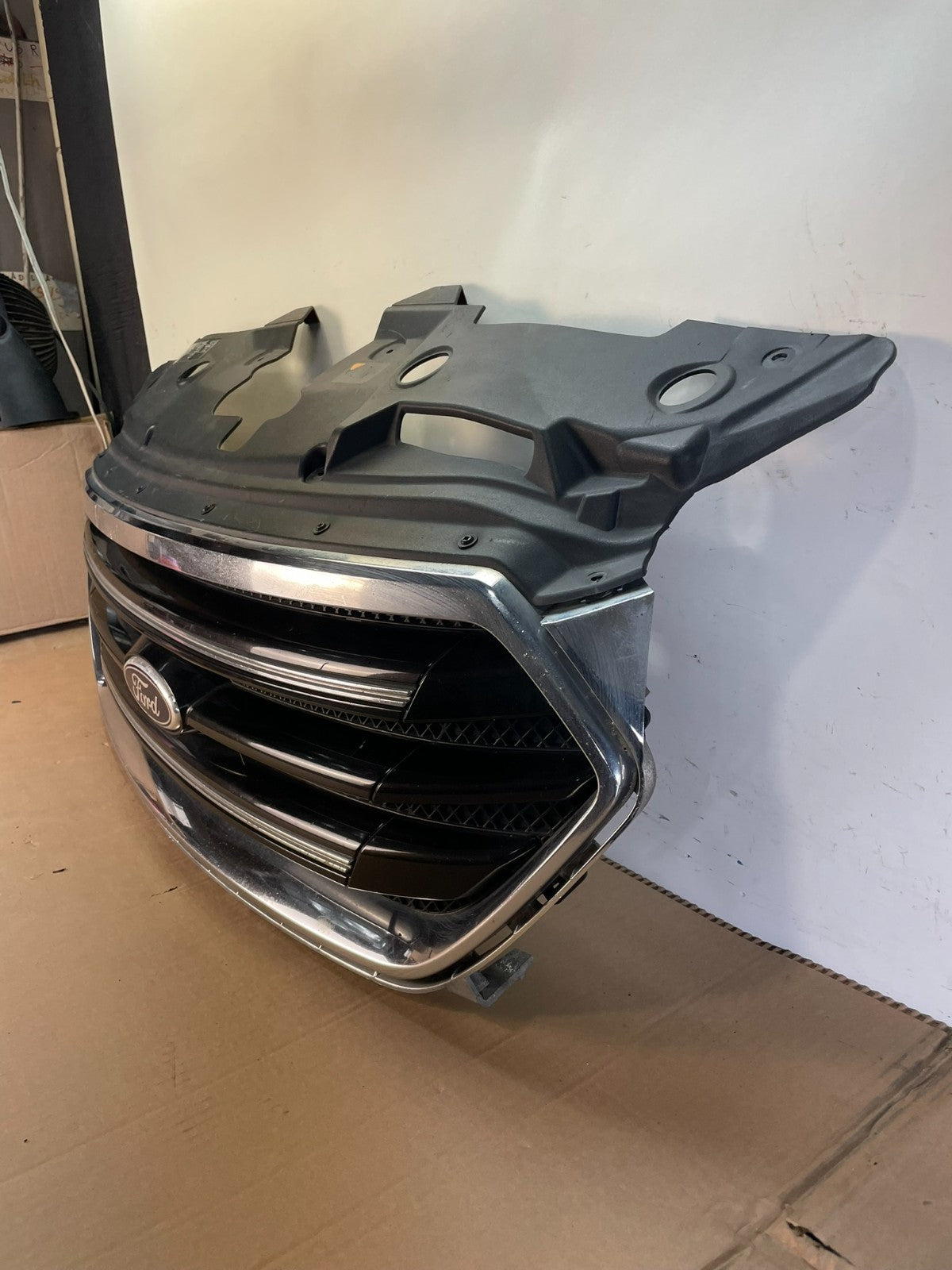 2013 to 2019 Ford Taurus Front Upper Grill Grille Aftermarket AH8561 DG1