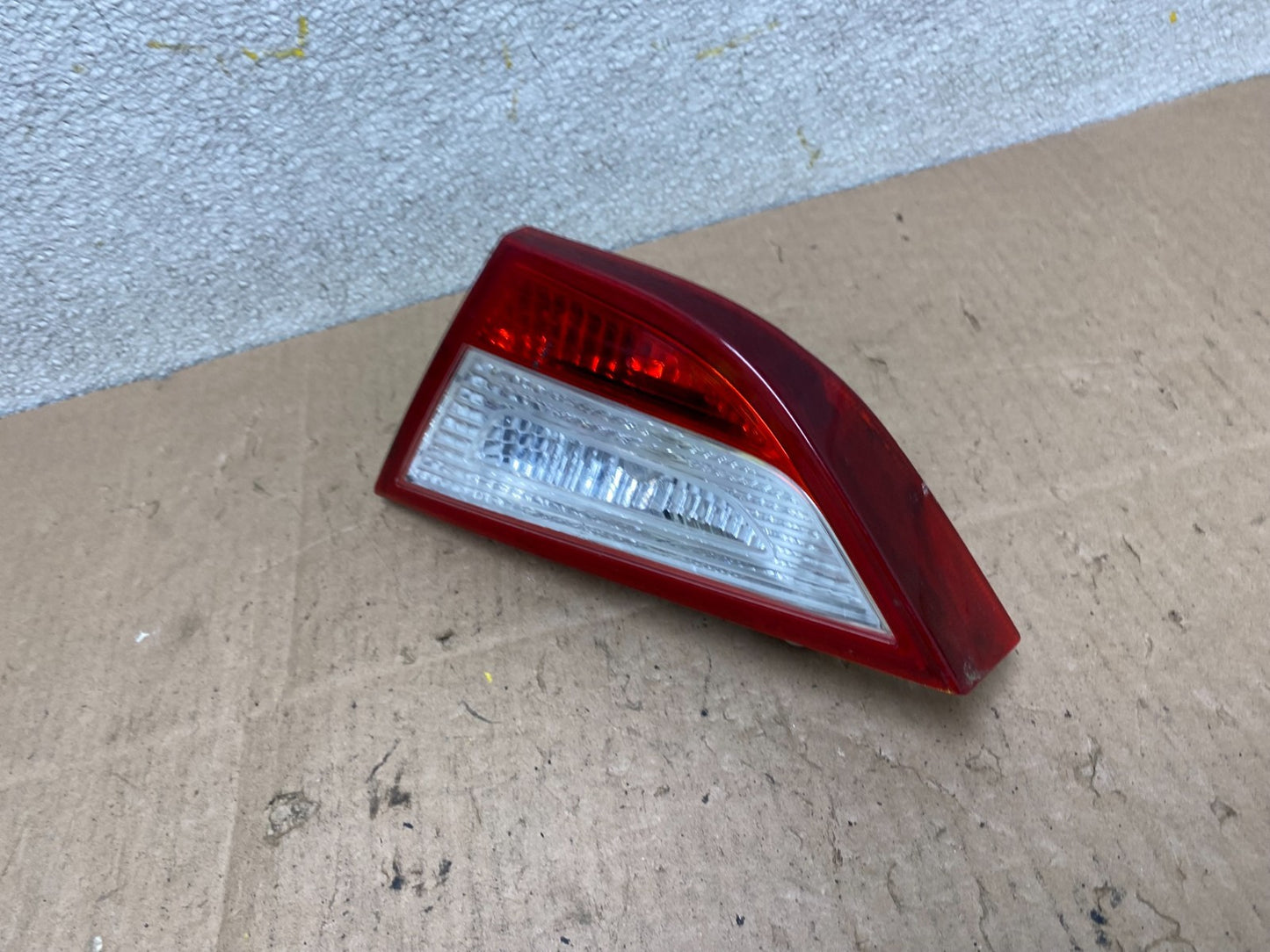 2011 to 2014 Hyundai Sonata Right Passenger Rh Inner Tail Light Oem W0851 DW2