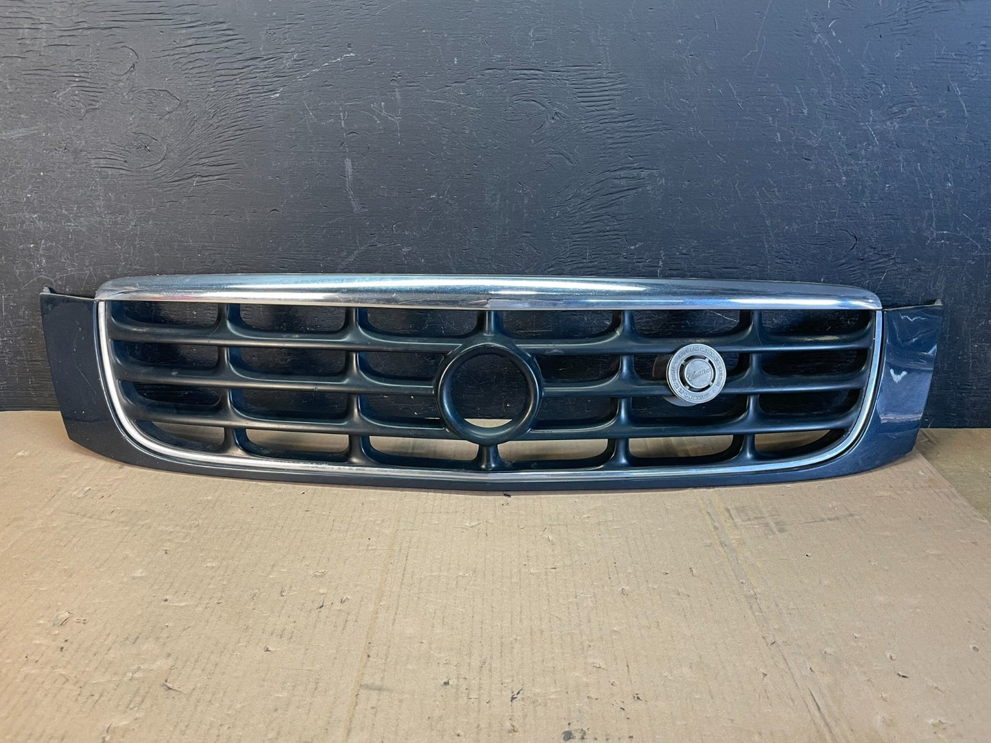1999 to 2005 Cadillac Deville Front Grill Grille AD85290