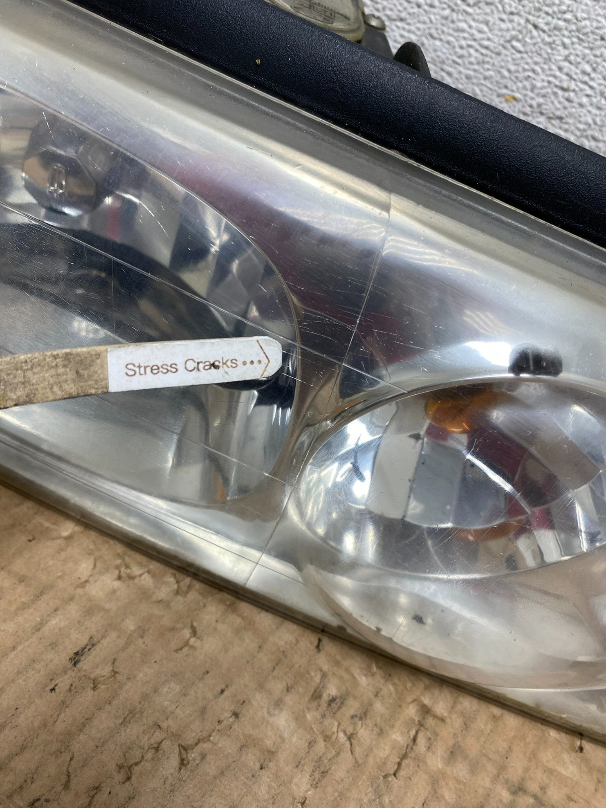 1998 to 2002 Lincoln Navigator Left+Right Halogen Headlights AI6726 DW5