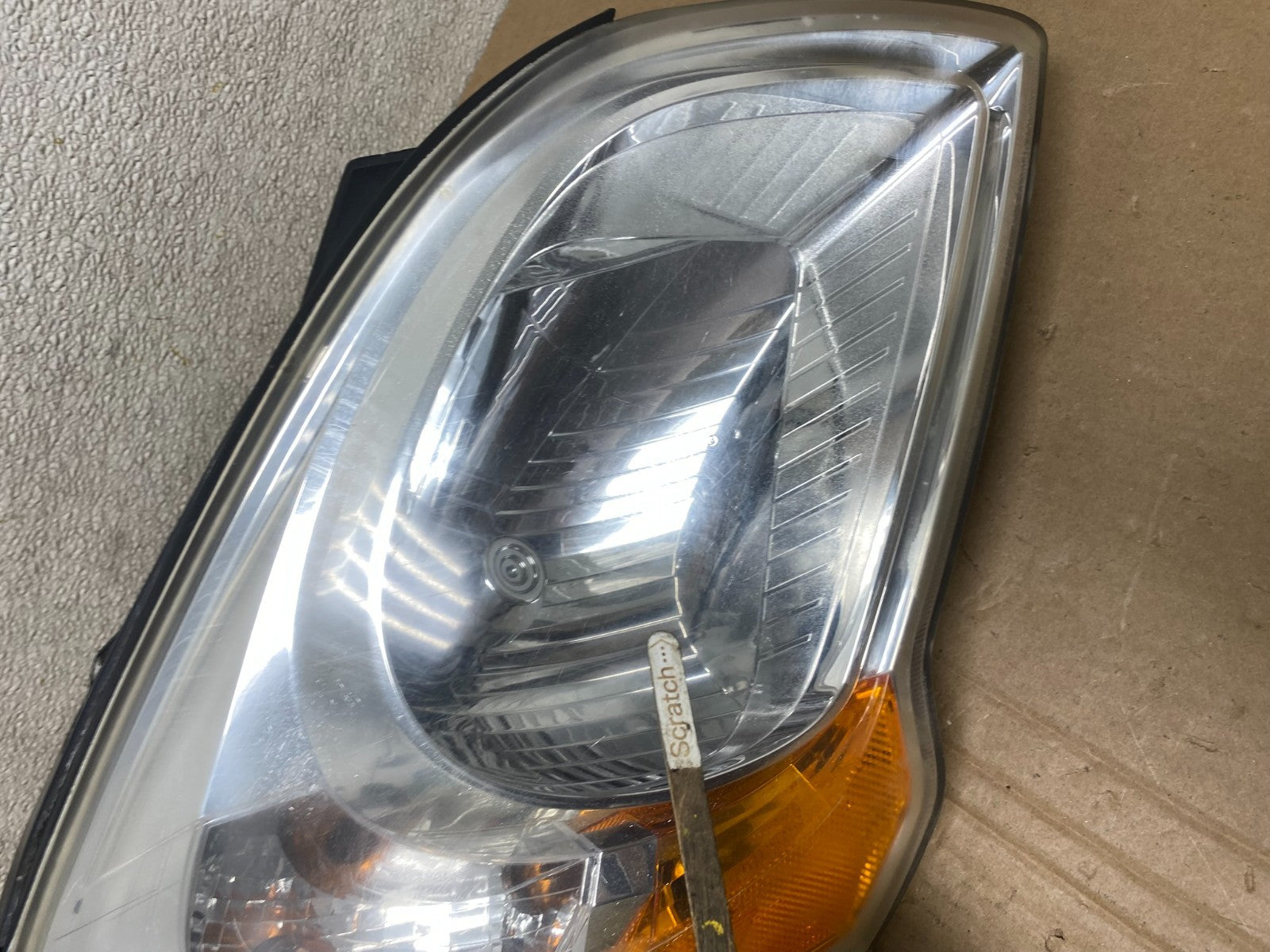 2007 to 2010 Kia Sportage Right Passenger RH Halogen Headlight T8207 DW4