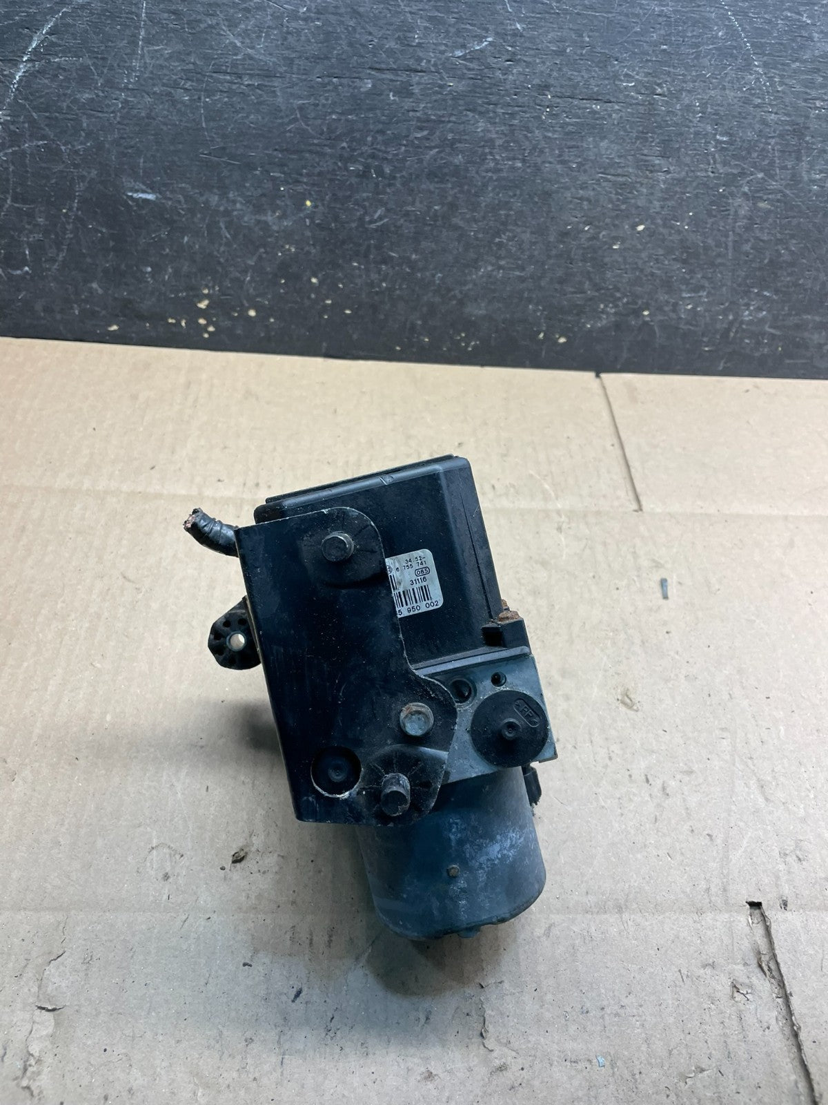 1999 - 2003 BMW 740i 750i ABS Anti-Lock Brake Pump 6755739 OEM V9077 DG0