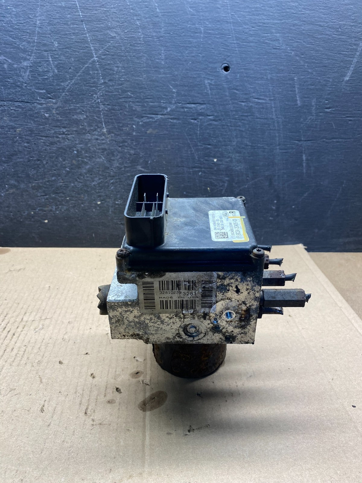 2011 - 2014 Ford E250 E350 Van ABS Anti Lock Brake Pump Module AH3204 DG4