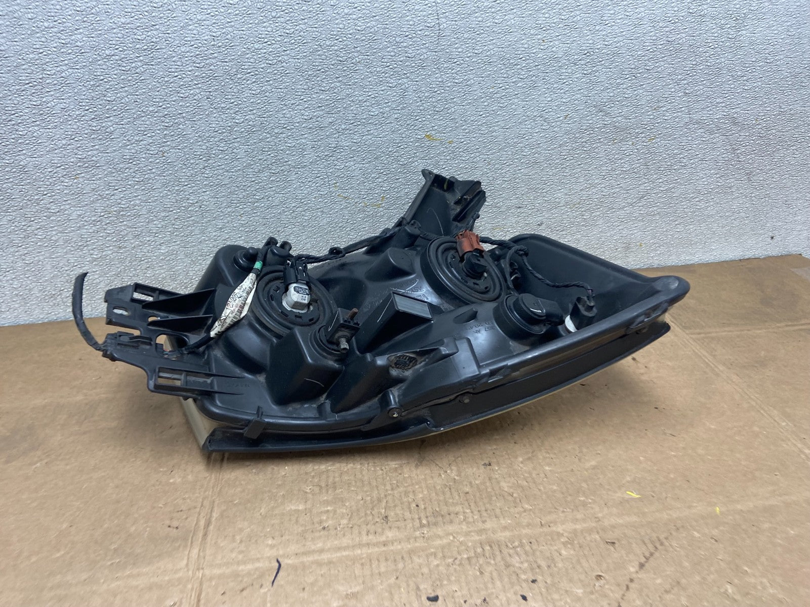 2004 to 2007 Nissan Armada Left Driver Lh Side Headlight Halogen Y5790 DW6
