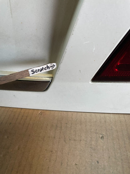 2006 2007 Infiniti M35 Rear Trunk Panel Trim Molding W/ Lights OEM L9194 DG5