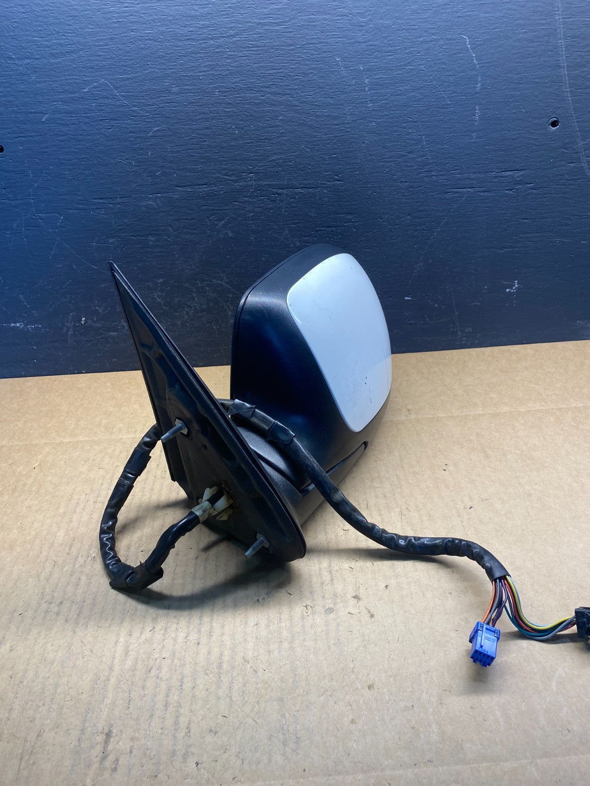 2003 - 2006 Chevrolet Silverado Suburban Left Turn Signal Door Mirror AC2817 DW1