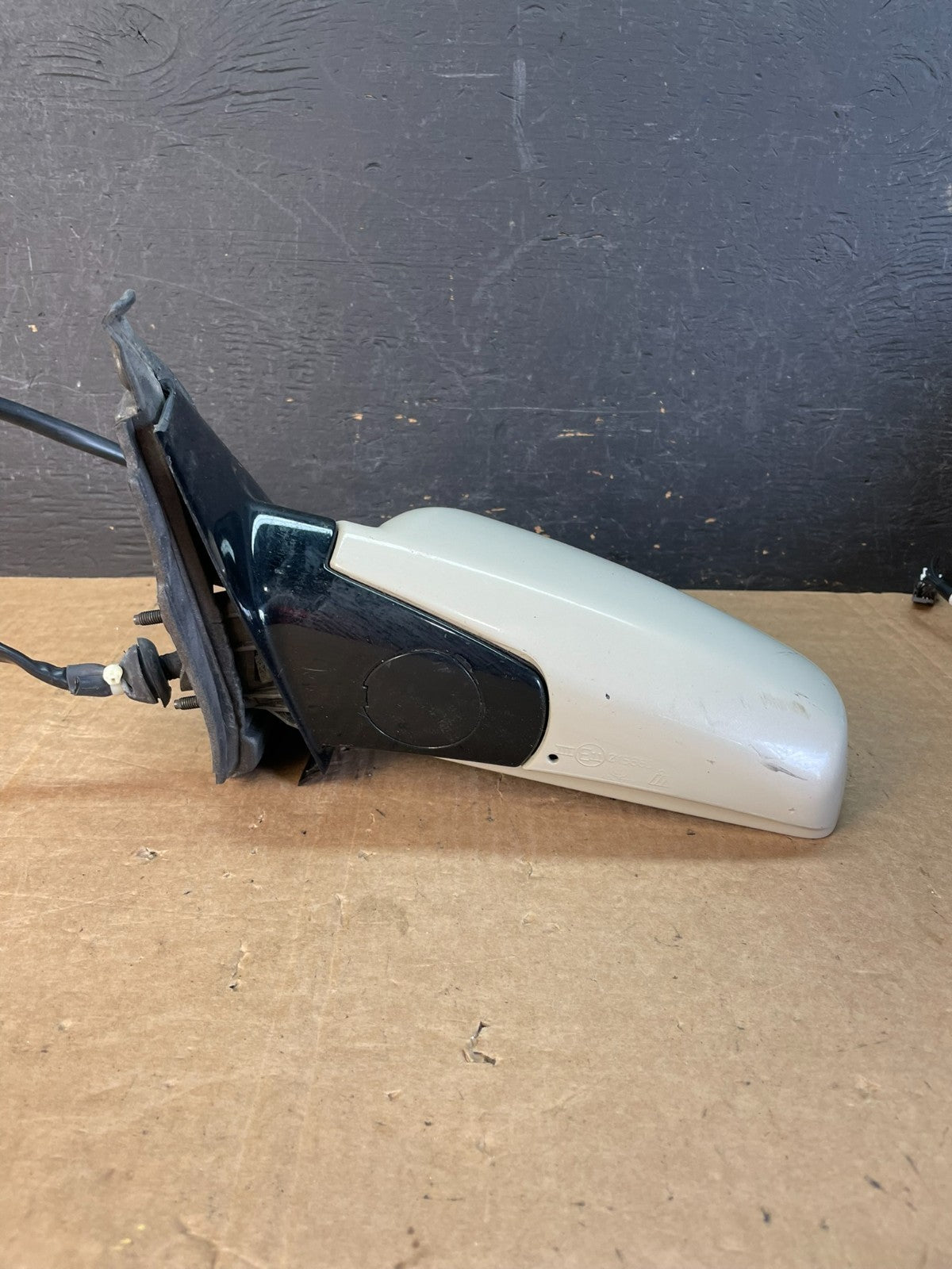 2005 to 2011 Cadillac STS Left Driver LH View Door Mirror AE8558 DW3