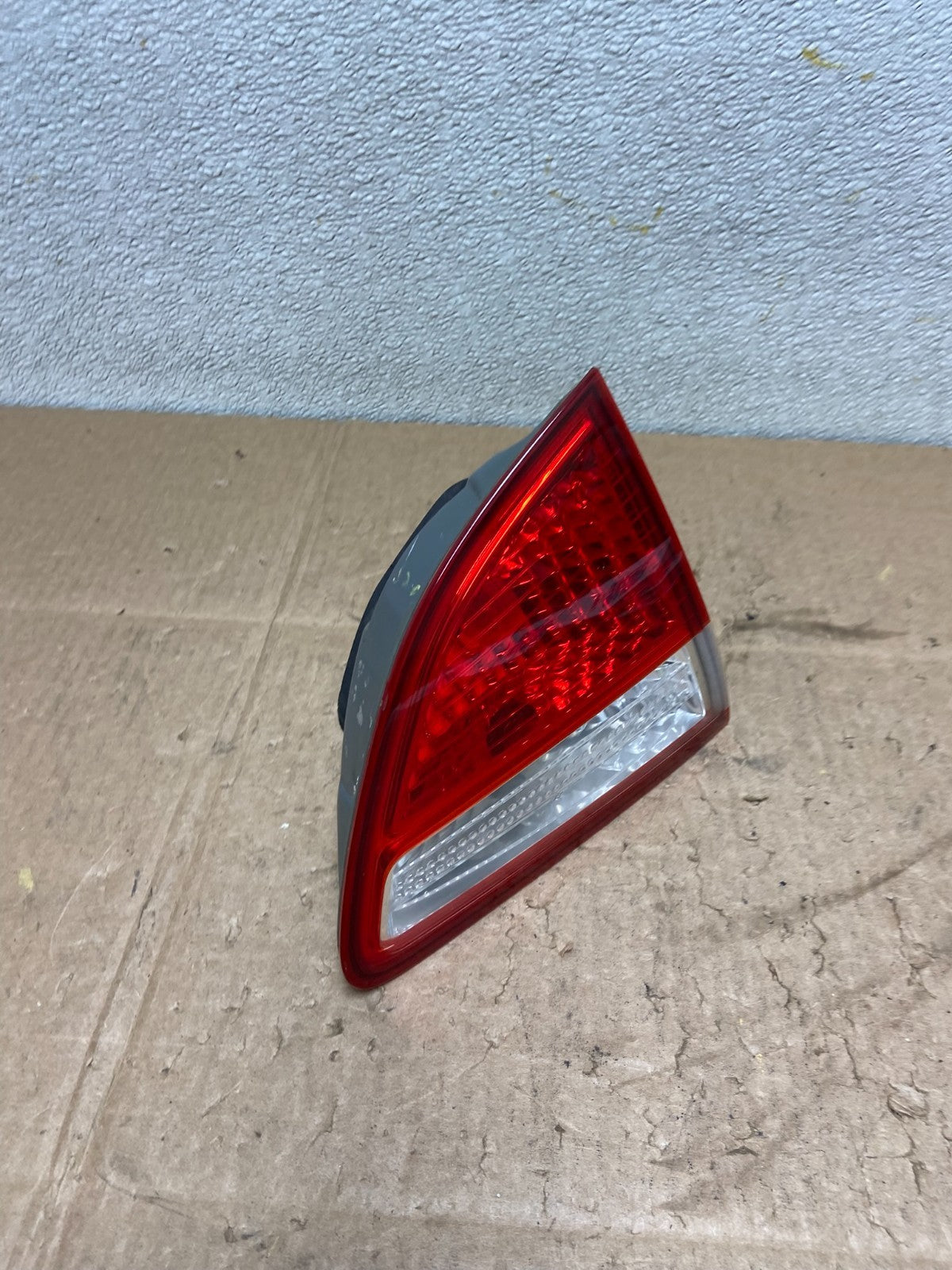2007 to 2012 Hyundai Veracruz Inner Tail Light Left Driver Side OEM Y8996 DW2
