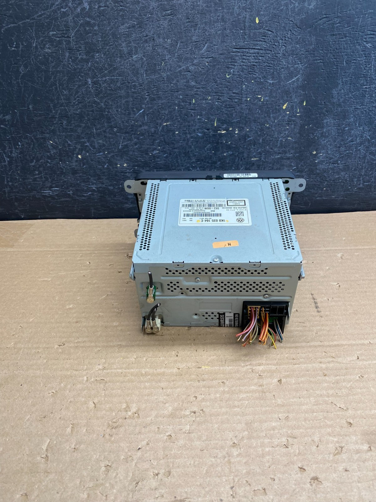2011 to 2014 Volkswagen Passat Jetta Radio CD Player AM/FM AG6330 DG2