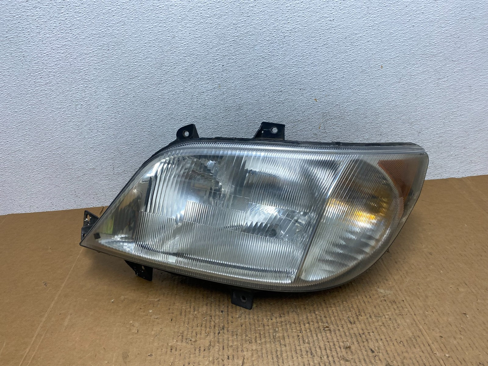 2005 to 2006 Mercedes Sprinter Headlight Left Driver Side Halogen AA9856 DG0