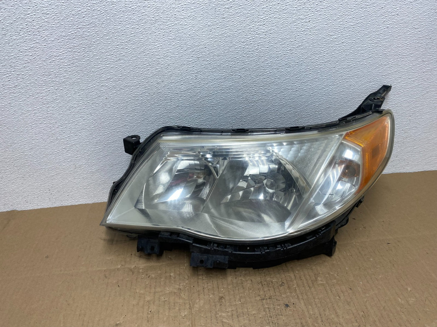 2009-2013 Subaru Forester Left Driver LH Halogen Headlight AB8211 DW0