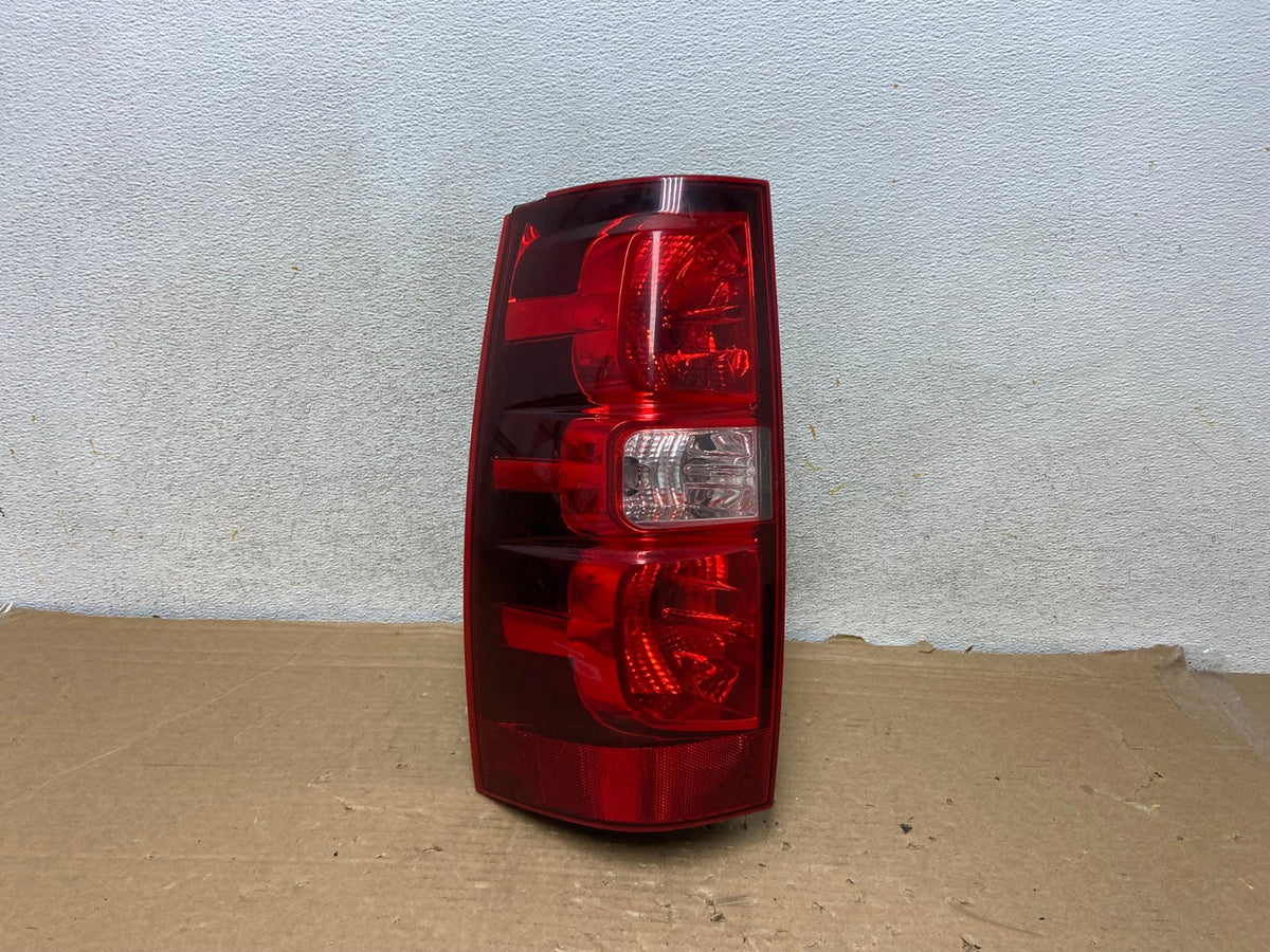 2008-2014 Chevrolet Tahoe Suburban Driver Lh Left Side Tail Light AH8532 LK0
