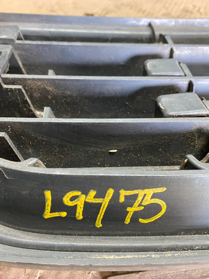 1996 to 1997 Mazda MPV Front Grill Grille L947510