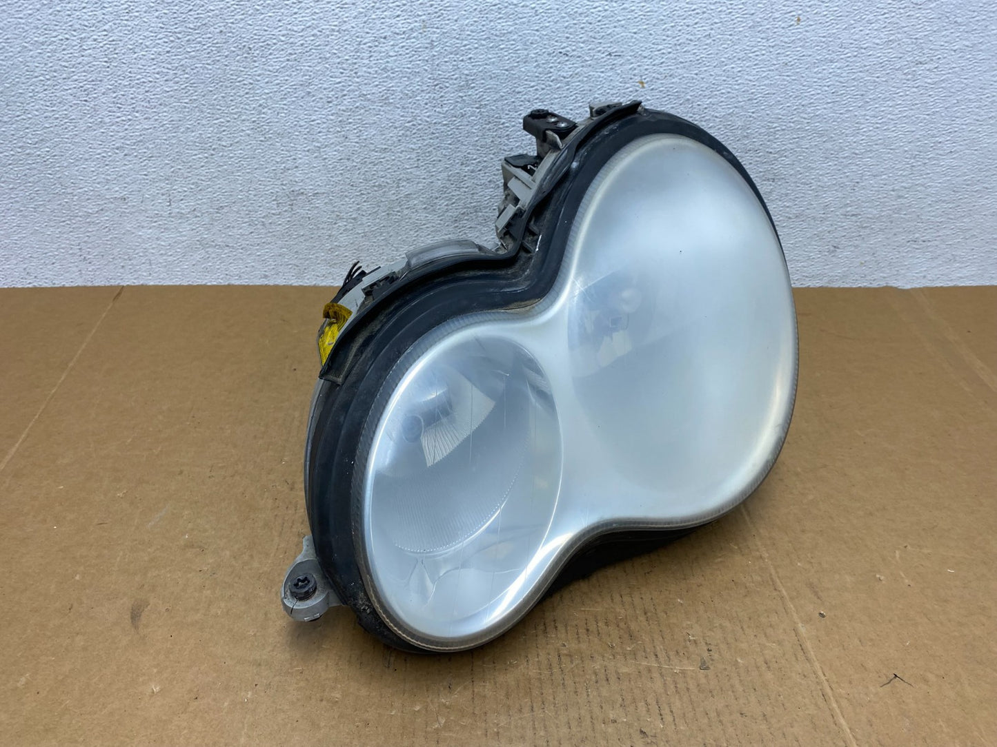 2005 to 2007 Mercedes-Benz C-Class Left Driver LH Side Headlight AD9226 DW2