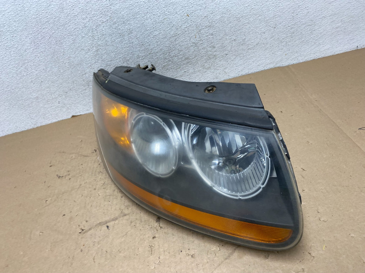 2007 2008 2009 Hyundai Santa Fe Right Passenger Halogen Headlight AG4373 DW1