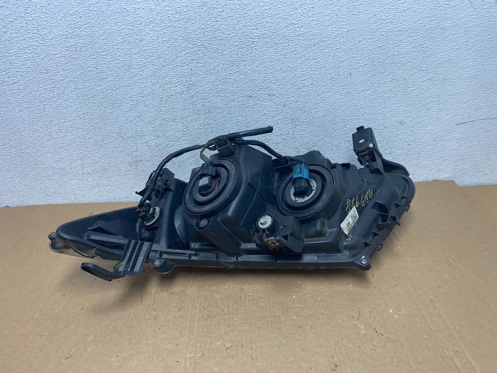 2011 to 2013 Honda Odyssey Front Right Passenger Headlight Halogen AD7938 DW5