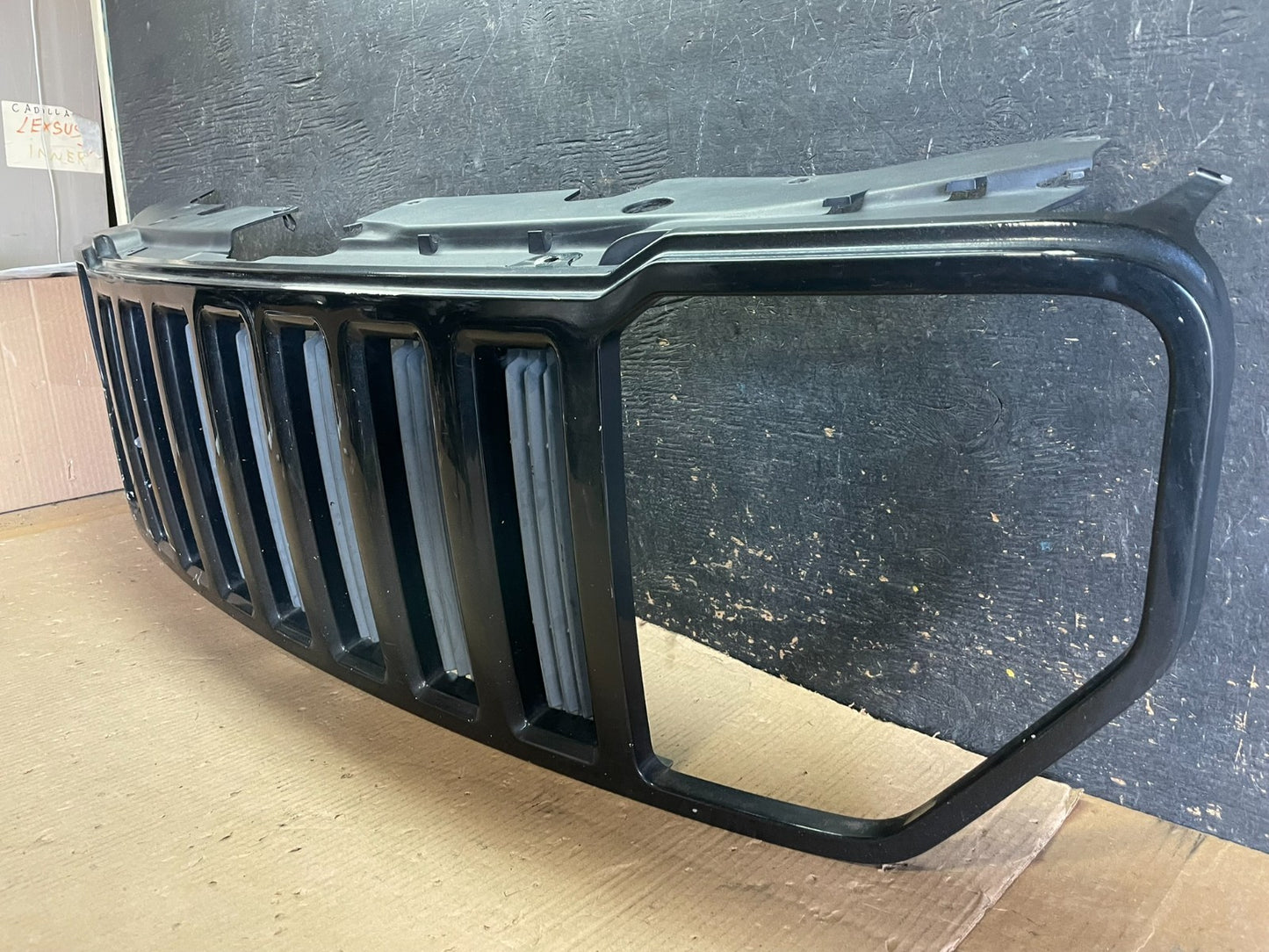 2008 2009 2010 2011 2012 Jeep Liberty Front Upper  Grill Grille OEM aa2196 DG1