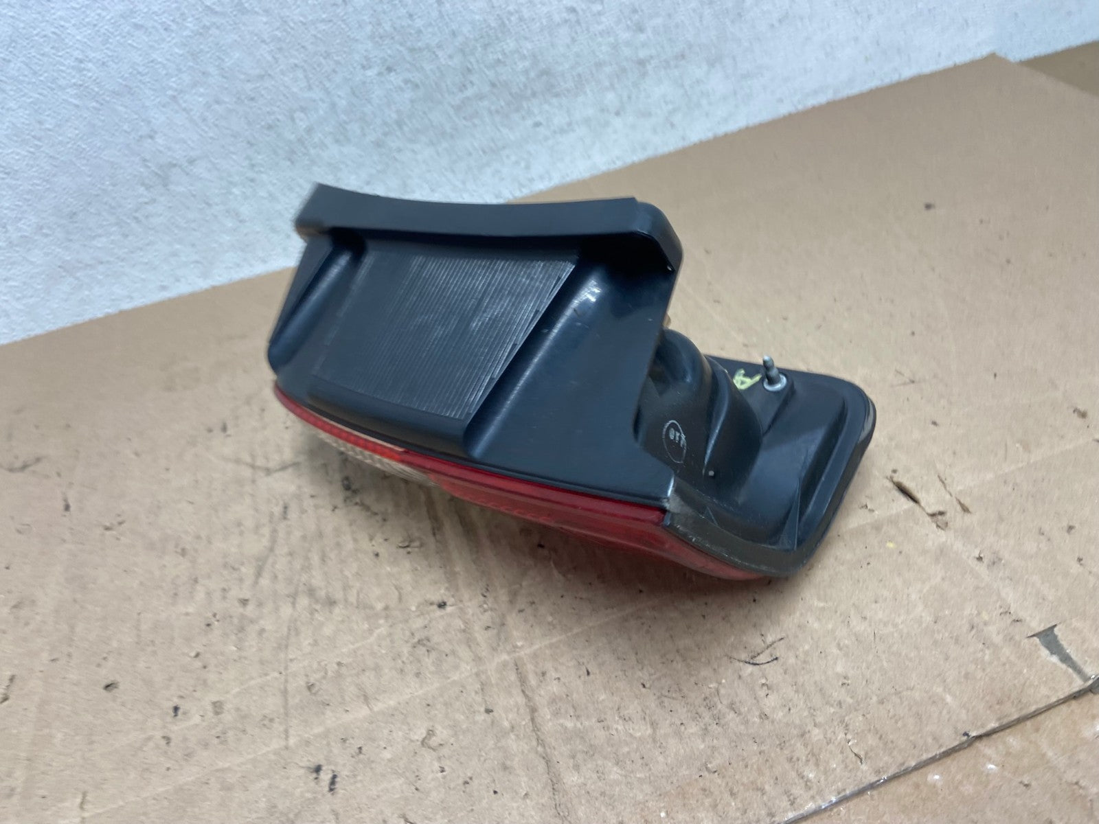 2001 to 2002 Toyota 4Runner Left Driver LH Side Tail Light AE6436 LK4