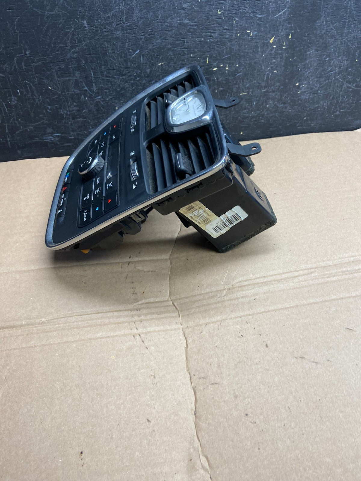 2011-2016 Chrysler Town Country Climate Control Panel Center Dash Trim AF1806 DG2