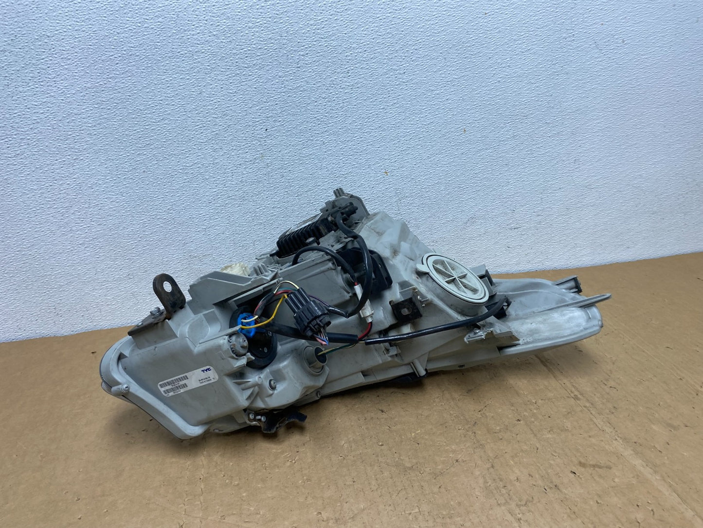2007-2009 Infiniti G35 G37 Left Driver Hid Xenon Headlight Sedan TYC AD1276 DW5